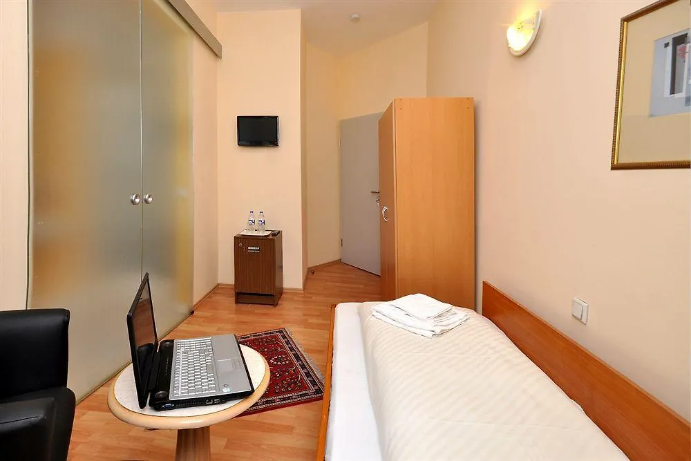 **  Hotel Apadana Frankfurt Frankfurt am Main Duitsland