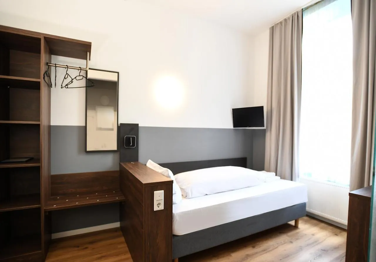 **  Hotel Apadana Frankfurt Francoforte sul Meno Germania